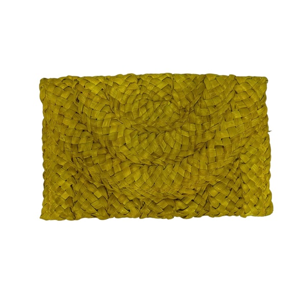 NEW Womens Solid Color Straw Magnetic Clutch Bag in bright yellow - Picture 5 of 8